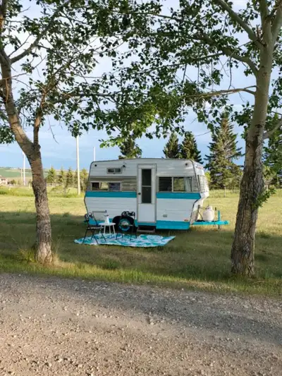 1973 Haico - Vintage Renovated Trailer made in Lethbridge SPECS 12ft living space, 14ft overall Comp...