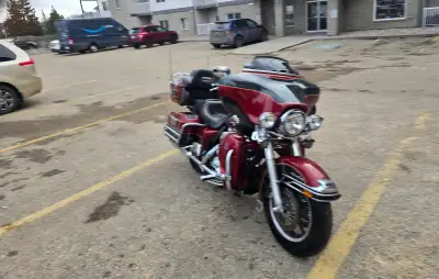 2007 Harley Davidson Ultra Classic 71000 KM Registered in Alberta Excellent condition New tires Over...