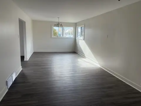 Upper level 3 bedroom for rent63735891245955122