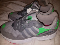 BRAND NEW ADDIDAS RUNNING SHOES WOMENS SIZE 7