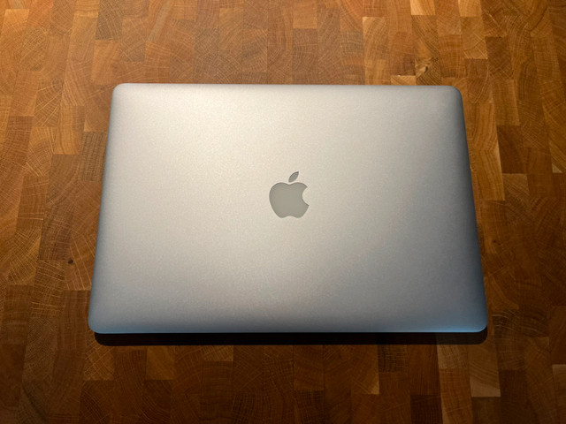 15" Macbook Pro (Mid 2015) in Laptops in City of Toronto - Image 4