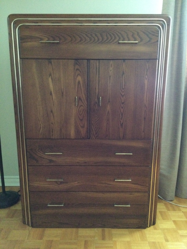 Set de chambre en bois (4 morceaux) dans Commodes et armoires  à Laval/Rive Nord