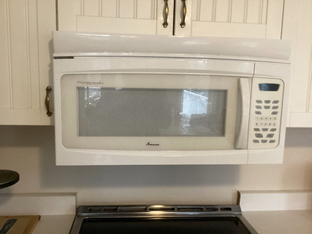 Microwave Oven in Microwaves & Cookers in Oshawa / Durham Region - Image 2