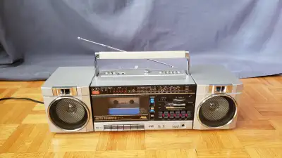 JVC PC-70JW STEREO RADIO BOOMBOX, View more