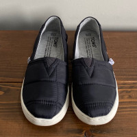 Kids Toms Slipon Shoes (Fits 12/13C) *Rtls $40*