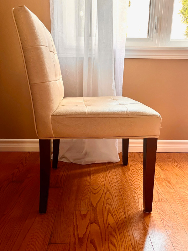 Faux Leather chair, Ivory colour, in good condition, designer in Chairs & Recliners in Oakville / Halton Region - Image 3