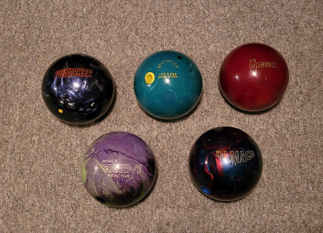 BOWLING BALLS in Other in Hamilton
