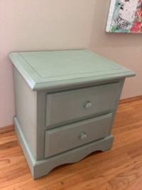 Bedside table with 2 drawers