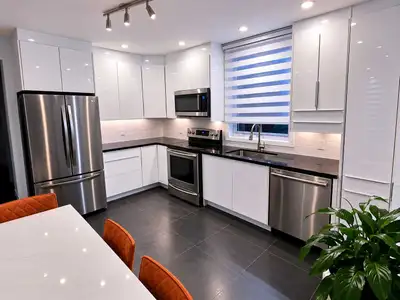Disponible 1er Septembre. Si je ne t'ai pas répondu sur kijiji, svp me contacter sur FB: https://www...
