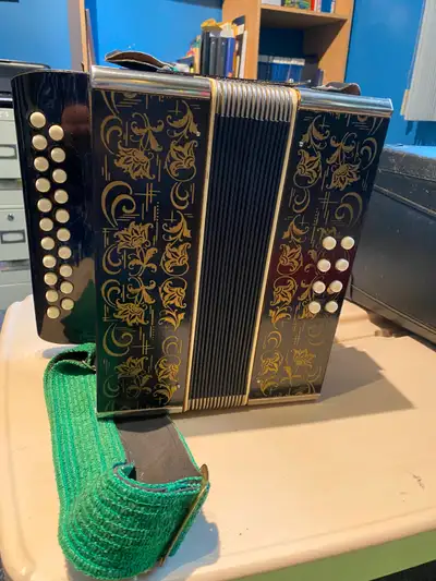 Accordéon diatonique allemand vintage d'occasion à vendre, View more