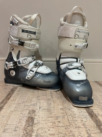 Dalbello KR 2 Chakra Avio Women's Ski Boots (Size 25.0)