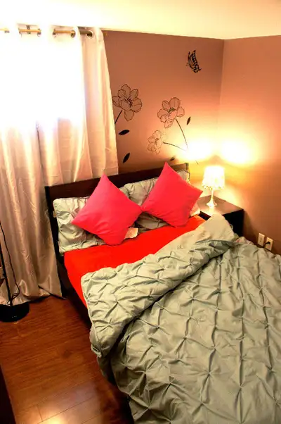 Top to bottom newly renovated luxurious rooms in Scarborough area (Kennedy/Eglinton). FEMALES ONLY F...