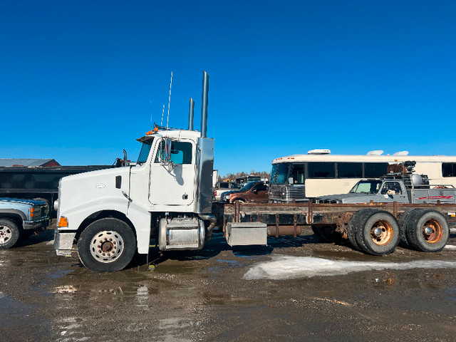 1995 Peterbilt 385 in Heavy Trucks in Thunder Bay - Image 2