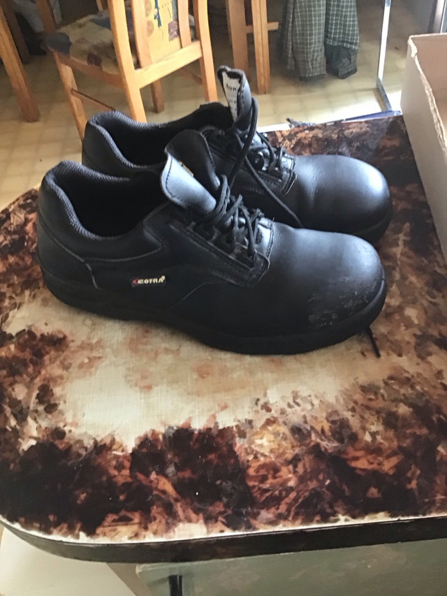 chaussures de sécurité avec cap d’acier pour homme  50$ chaque  in Men's Shoes in Longueuil / South Shore - Image 3