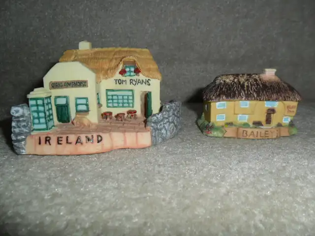 Miniature House from Ireland. 2 3/4 inches high. $5 cash only. S in Arts & Collectibles in Saskatoon - Image 2