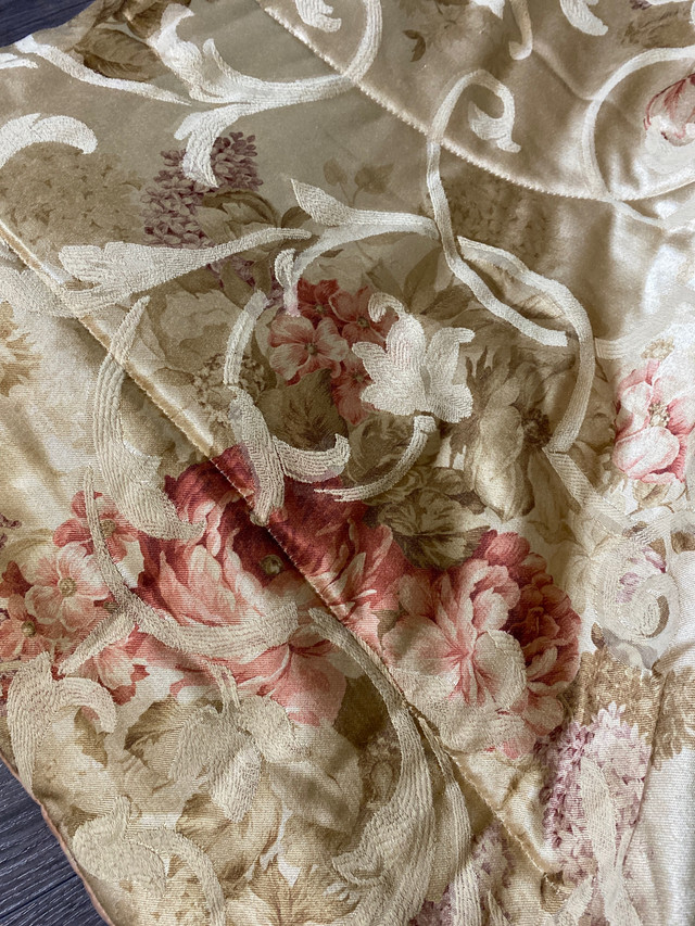 4 Piece Luxurious Comforter set in Bedding in Oshawa / Durham Region