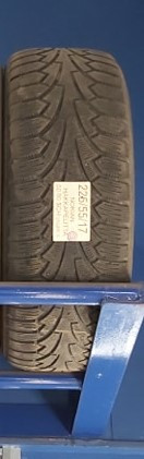 #59 1 Pneu Hiver NOKIAN 225/55R17