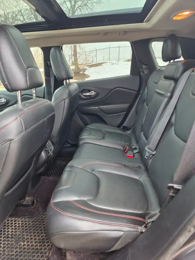 2016 Jeep Cherokee Trailhawk   115 KM523046132164874248