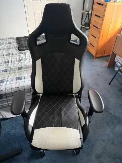 Black/White Gaming Chair – Used, View more