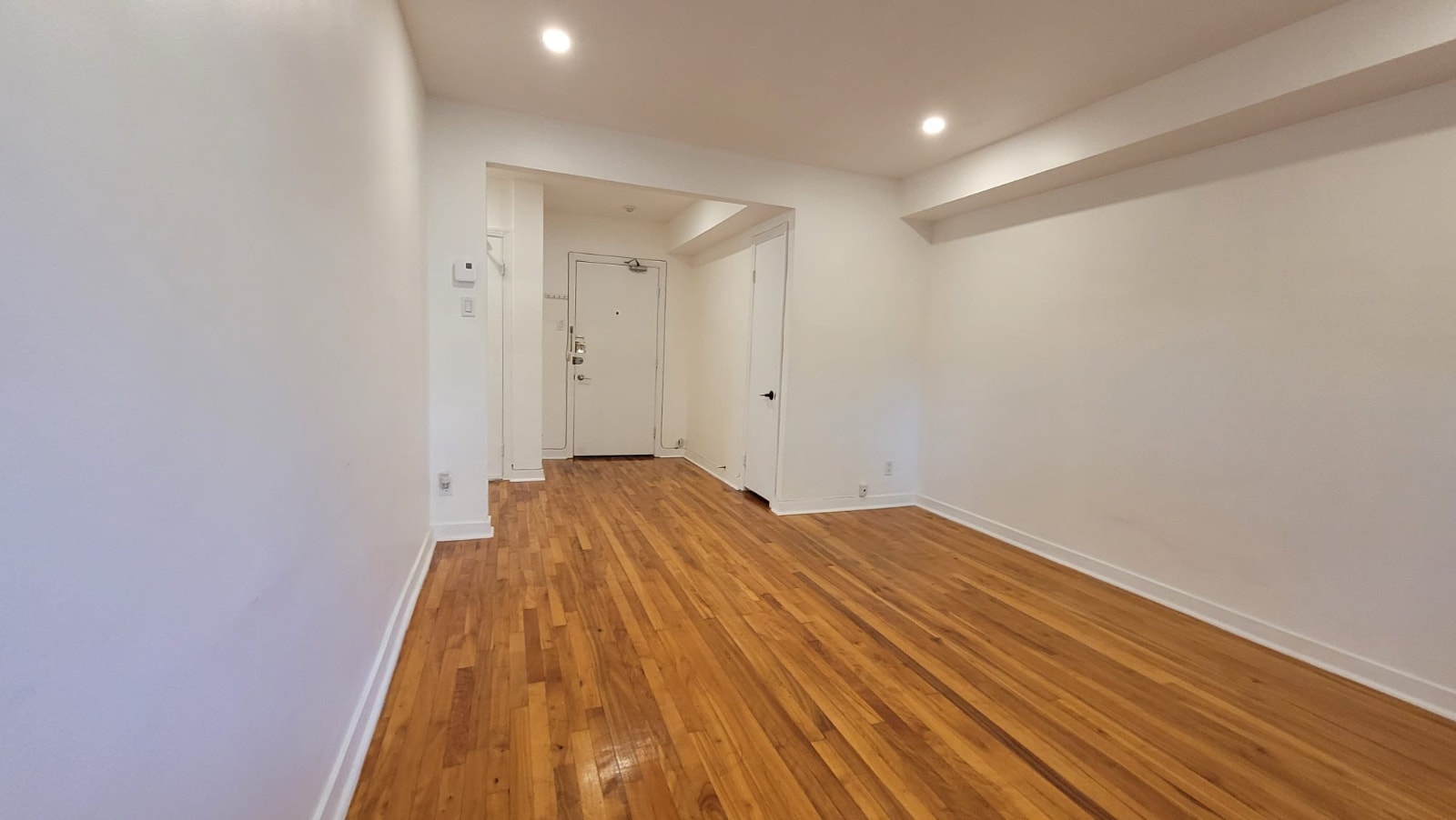 3-1/2 RÉNOVÉ / RENOVATED (1 chambre / bedroom) — photo 1
