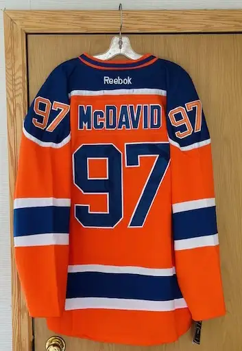 Connor Mcdavid Edmonton Oilers Jersey. Rare Rookie Year Jersey. Never worn, Brand New. Mens XL size...