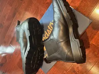 Blundstone Original ( Men - Size 7.5/8 -Black) - $80. in Men's Shoes in Mississauga / Peel Region - Image 6