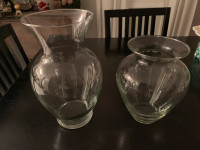 2x Pretty Glass Vases