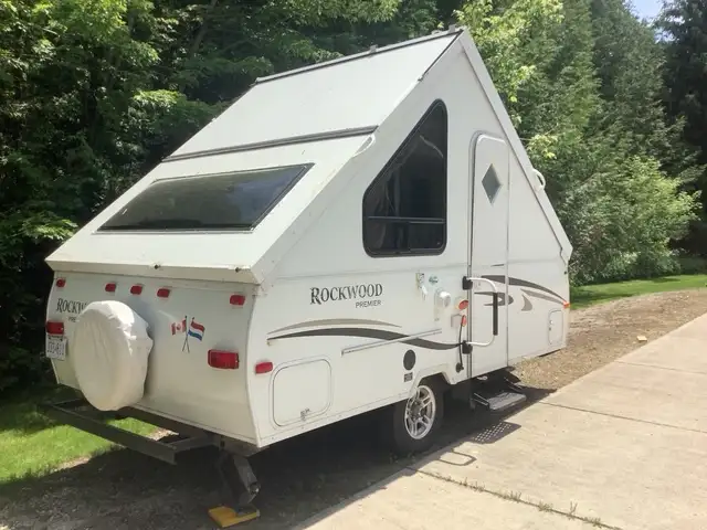 2012 Rockwood Premier A122 Camper in Travel Trailers & Campers in Stratford - Image 4