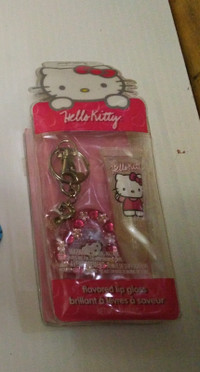 Hello Kitty: flavour lip gloss and cute heart key chain