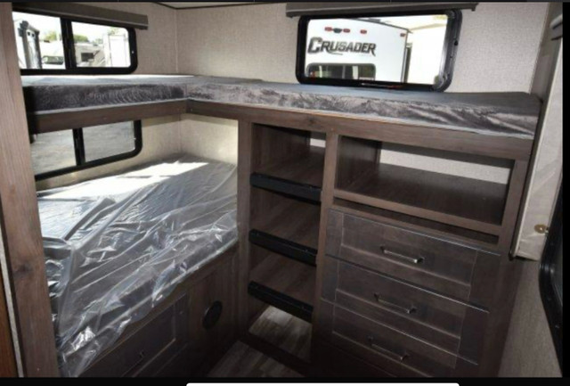 2019 Grand design reflection fifth wheel with bunkhouse in Travel Trailers & Campers in St. Albert - Image 4
