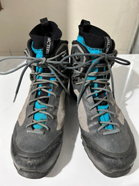 Women’s Arc’teryx Bora Hiking Boots