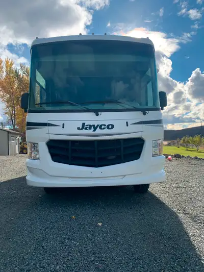 2018 Jayco Alante 31V in great shape. Only 17.848 Kms! New battery. Two slides. Queen bed in rear wi...