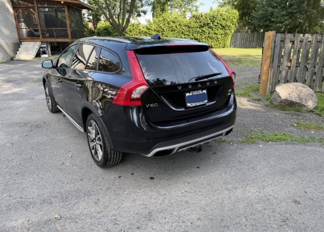 2015 Volvo V60 T5 AWD — photo 3