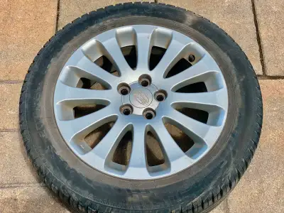 4 neus d'été Nokian entyre 205/55 R16 94H XL 4 jantes (mags) originales de Subaru Impreza 2011 Très...