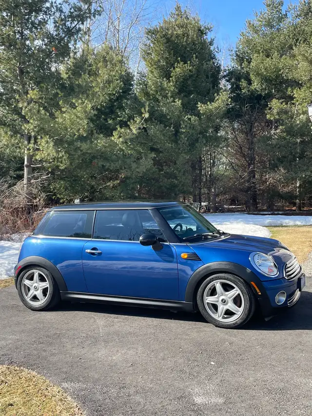 2009 MINI COOPER - LOW MILEAGE in Cars & Trucks in Ottawa - Image 6
