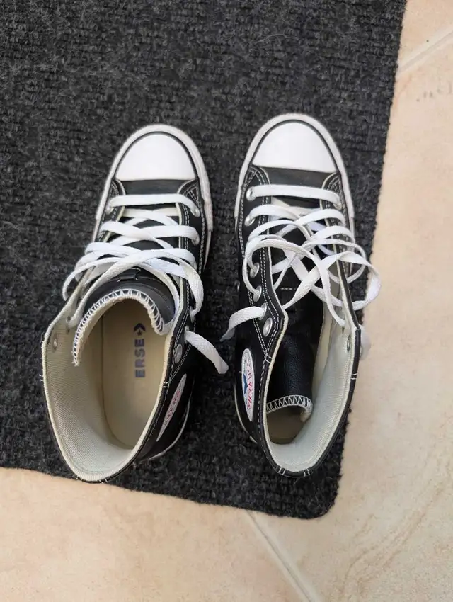 Converse Balck Leather High-Top - Size 8 in Women's - Shoes in Ottawa - Image 4