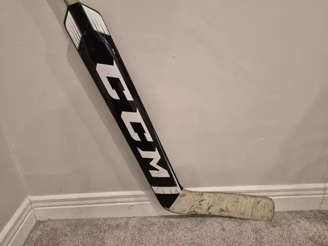 Junior Hockey Stick - CCM Axis 1.5 in Hockey in Ottawa - Image 2