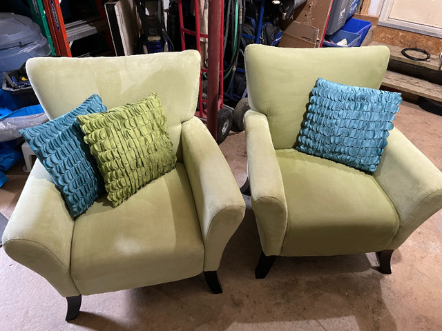 Living Room Accent Chairs - Pair in Chairs & Recliners in Oshawa / Durham Region - Image 2