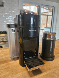 Machine à café Nespresso Delonghi Vertuo