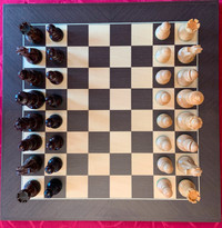 Rosewood Laughing Knight Chess Set on Wenge Chess Board - New