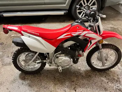 Selling a 2019 Honda CRF110F dirt bike that is in an excellent condition with absolutely no issues....