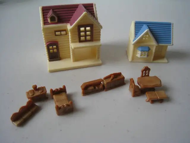 Calico Critters: Susie Snow  - Warren Doll Houses in Toys & Games in Guelph - Image 2