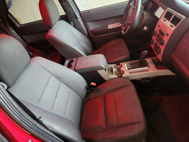 2011 Ford Escape in Cars & Trucks in St. Catharines - Image 4