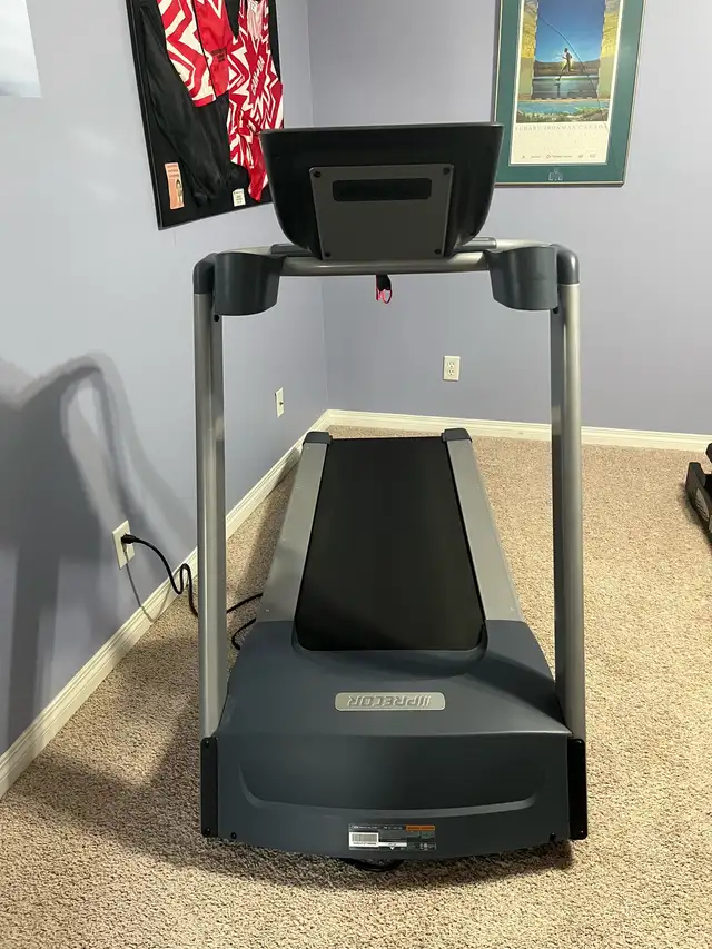 Precor Treadmill- TRM 211 Energy Series in Exercise Equipment in Edmonton - Image 2