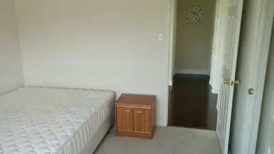 2 bright rooms for rent in Richmond Hill, View more