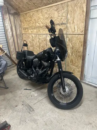 96” twin cam 6 speed Soft bags Quick attachSissy bar with backrest Front crash bar/highway pegs Memp...