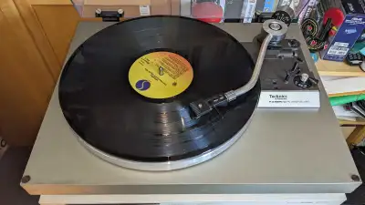 Technics SL-20 Belt-drive turntable, View more