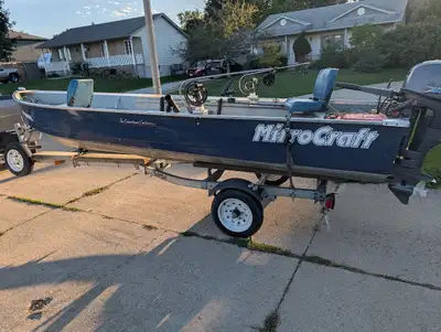 16ft MirroCraft Aluminum Boat with trailer. Yamaha 4-stroke Motor Serviced locally last year. Boat i...