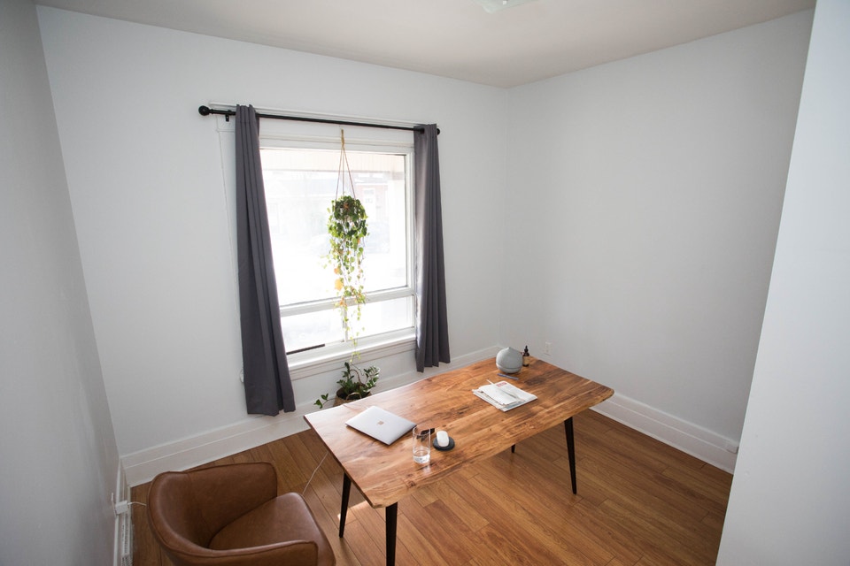Main Floor 2-Bedroom Duplex with Private Backyard in OEV 3