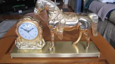 VERY NICE WORKING VINTAGE 1950/60‘s ELECTRIC BRASS HORSE CLOCK, View more